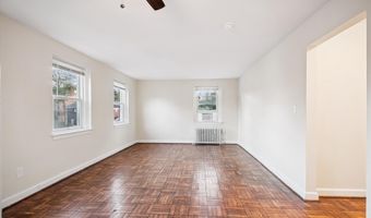 2040 N VERMONT St 105, Arlington, VA 22207