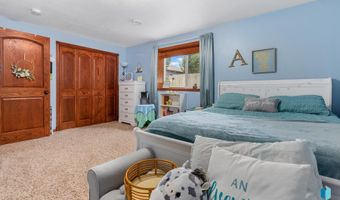 2413 E Trevino Ln, Brandon, SD 57005