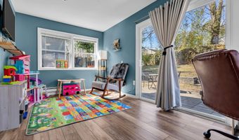 22 Longboat Ave, Barnegat, NJ 08005