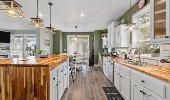 420 CHEYENNE Ave, Albin, WY 82050