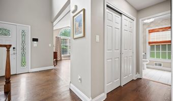 2 Independence Dr, Aberdeen, NJ 07747
