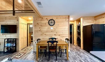 8 Breezy Knoll Ln, Baileyville, ME 04694