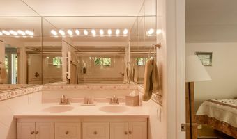 10 Steep Hollow Ln, Cos Cob, CT 06807