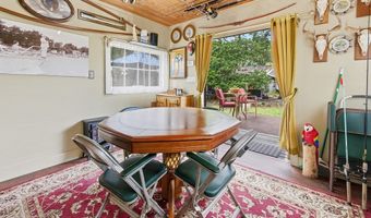 128 4th St, Apalachicola, FL 32320