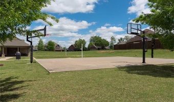 3 Acorn Cir, Bentonville, AR 72712