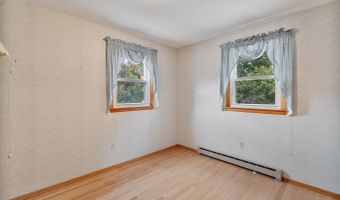 15 Blondin Cir, Burlington, VT 05408