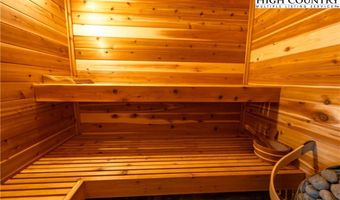 617 Eagle Creek Trl, Banner Elk, NC 28604