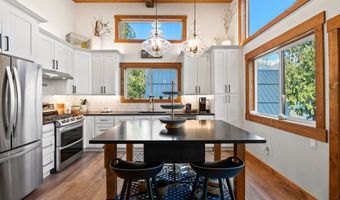 17562 W Swan Shores Rd, Bigfork, MT 59911