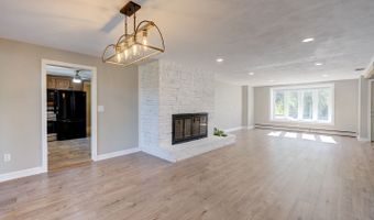136 Juniper Ln, Berlin, CT 06037