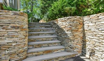 88 Grand View Rd, East Greenwich, RI 02818