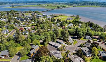 285 WALDORF Pl, Astoria, OR 97103