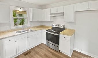 6139 Castle Ct, Charlotte, NC 28213