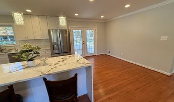 4721 SPRINGBROOK Dr, Annandale, VA 22003