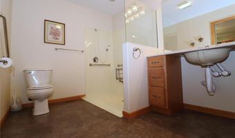 3210 Leverett Ct, Alton, IL 62002