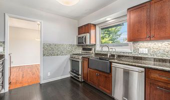 2222 Delaware Dr, Ann Arbor, MI 48103