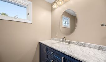 23 Lisa Dr, Barre, VT 05641