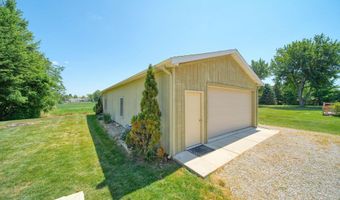 2915 Lee Marie Dr, Adrian, MI 49221