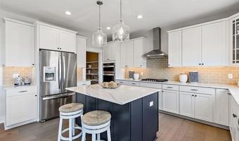 6128 N Trailwoods Dr, Ann Arbor, MI 48103