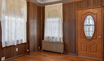 108 W 2ND St, Alburtis, PA 18011