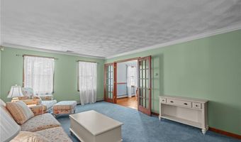 13 Sunnyside Dr, Cumberland, RI 02864