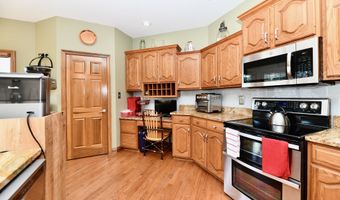 355 Connecticut Cir, Indianapolis, IN 46217