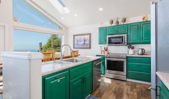 461 S Home Ct, Rockaway Beach, OR 97136