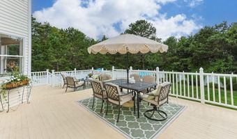 29 Weatherdeck Dr, Bourne, MA 02532