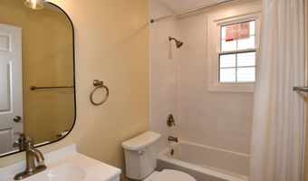 5523 HALWIS St, Alexandria, VA 22303