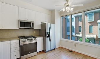 1975 N ADAMS St, Arlington, VA 22201