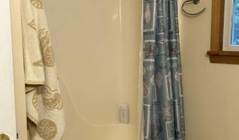29 Folkestone Dr, Bar Harbor, ME 04609