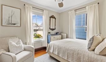 21 John St, Newport, RI 02840