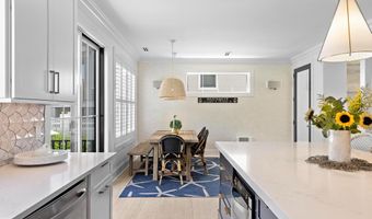 27 THIRD St, Beach Haven, NJ 08008