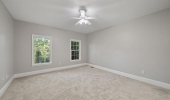 2086 Autumn Hill Dr, Ann Arbor, MI 48103