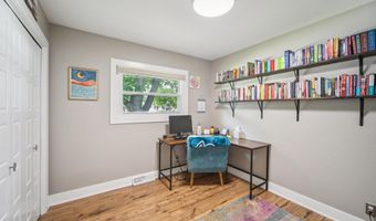 4905 SW 15th St, Des Moines, IA 50315