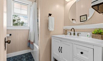 1896 KALANIANAOLE St, Hilo, HI 96720