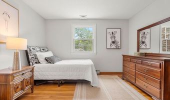 6 Lancaster Pl, Andover, MA 01810
