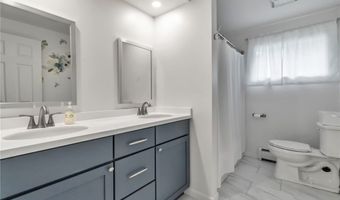 169 Chestnut Hill Ln S, Amherst, NY 14221