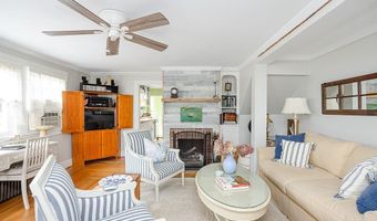50 Cole St, Jamestown, RI 02835
