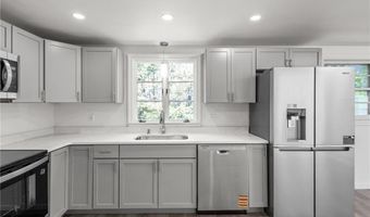 101 Bateman Ave, Cranston, RI 02920