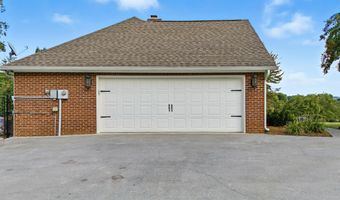3046 Hawthorne St, Athens, TN 37303
