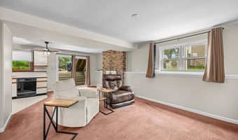 640 Ash St, Algonquin, IL 60102