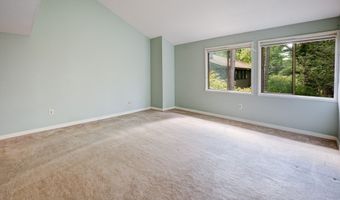 522 Tumbling Hawk 522, Acton, MA 01718