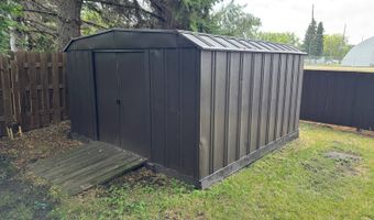 322 5th St E, Bottineau, ND 58318