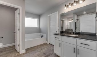 5902 NW Hoover St, Bentonville, AR 72713