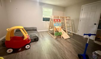 1313 E Benton Ave, Ava, MO 65608