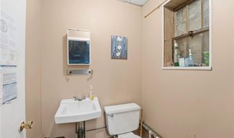 198 Front St, Lincoln, RI 02865