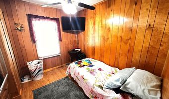 8360 Club Ln, Alma, IL 62807