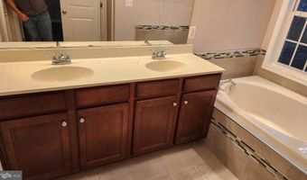 25146 HARPENDEN Ter, Aldie, VA 20105