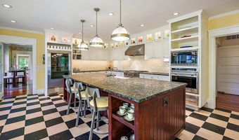 586 B St, Ashland, OR 97520