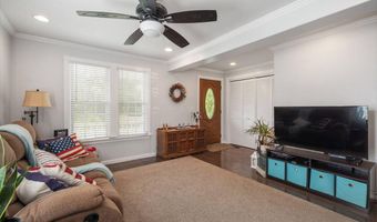 113 Chapel Pl, Amsterdam, NY 12010